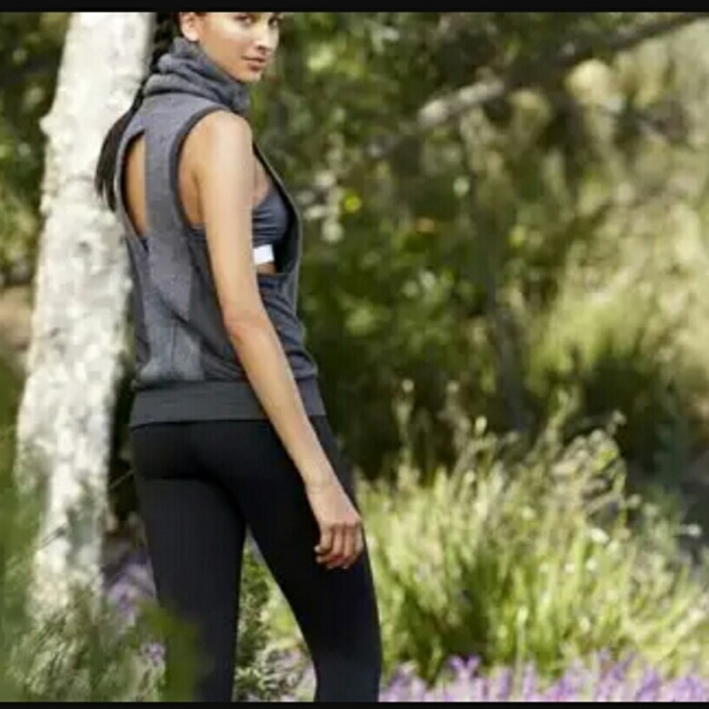 Also Heather Gray workout top